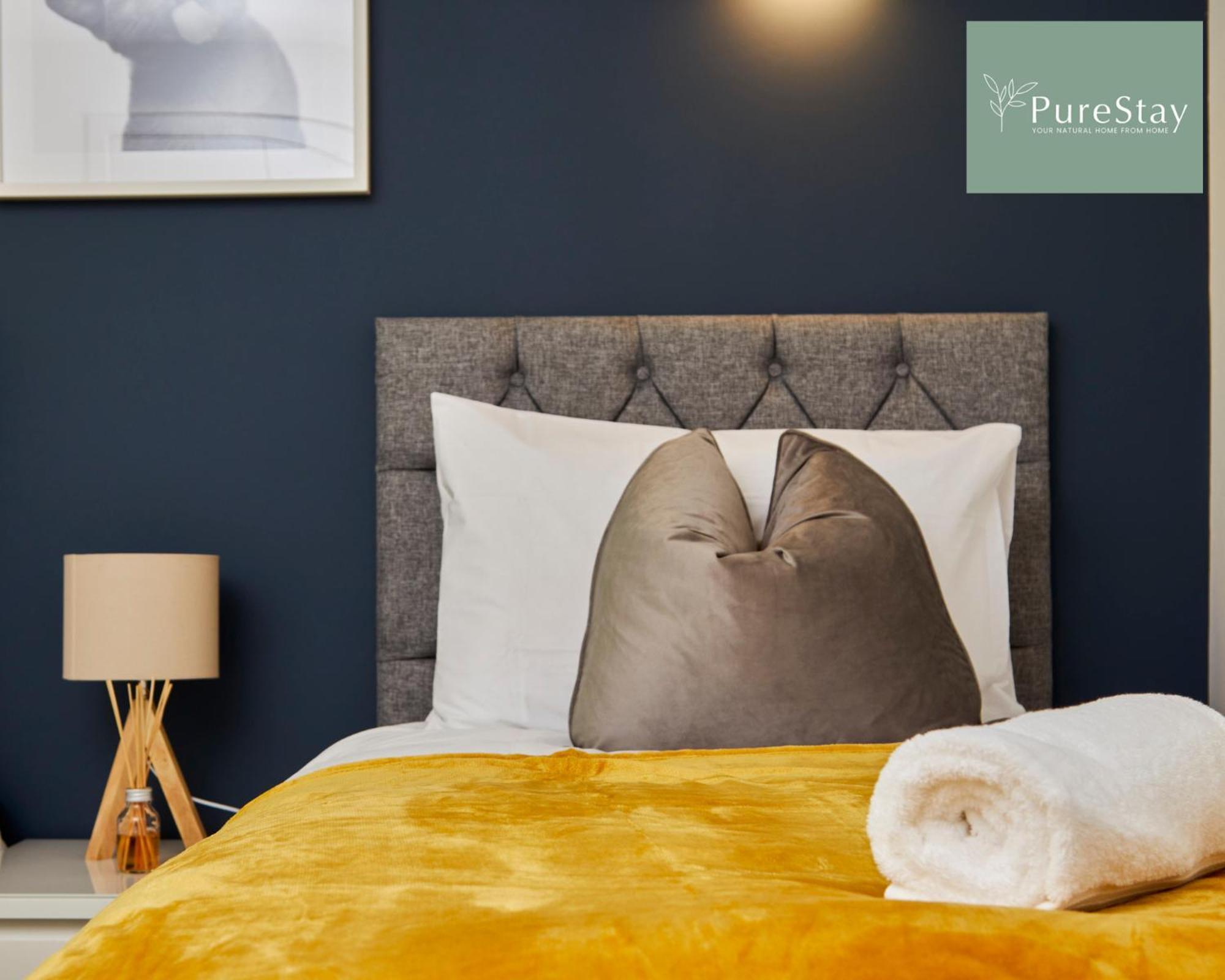 Beautiful Four Bed House By Purestay Short Lets & Serviced Accommodation Coventry With Parking Exterior photo