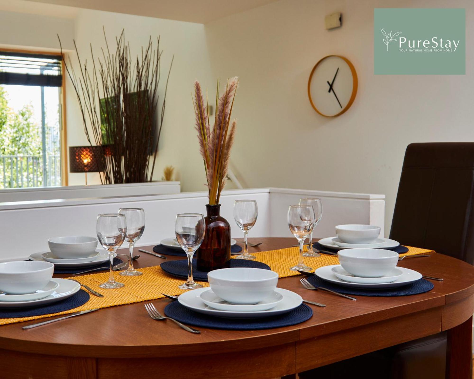 Beautiful Four Bed House By Purestay Short Lets & Serviced Accommodation Coventry With Parking Exterior photo